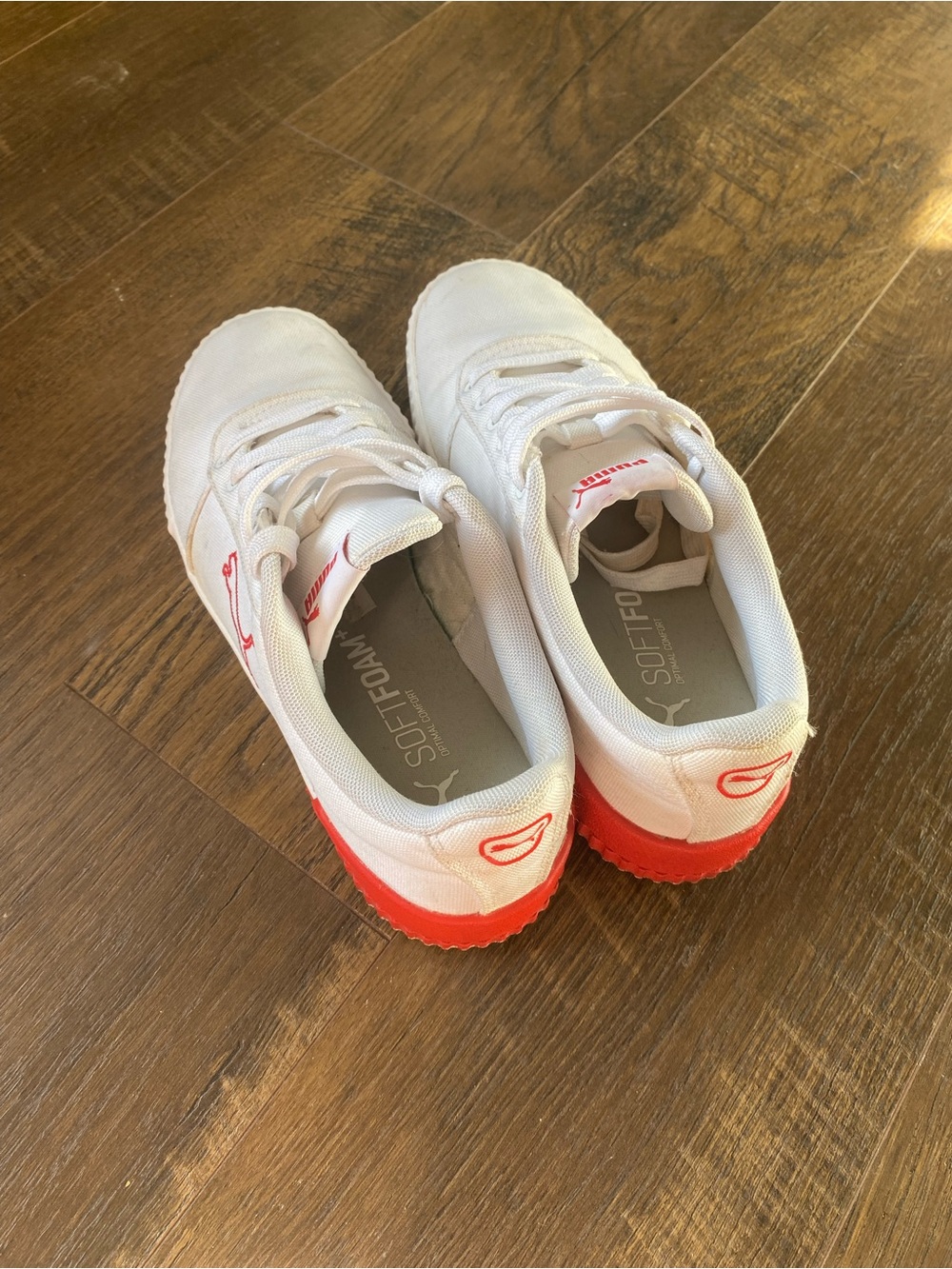 PUMA White and Red Low-Top Sneakers. Women’s SZ 8. - Picture 3 of 7